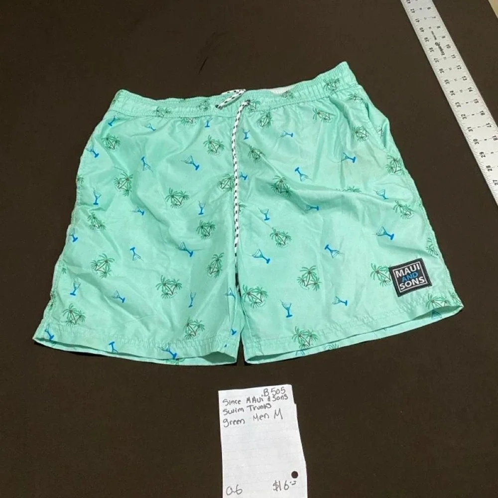 Since Maui & Son's green Surf Swim Trunks Mens Medium. SKU-B505